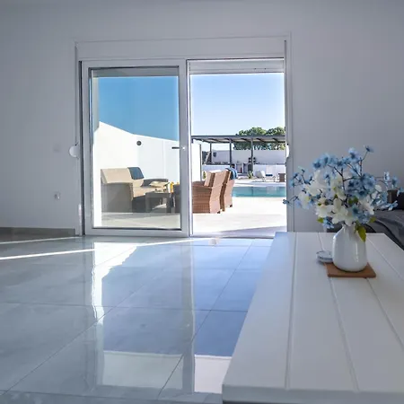 Vigla Villa *